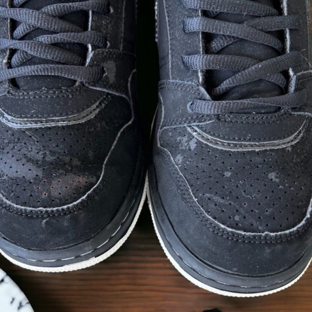 Nike Boy's Size 7 Youth Black Lace Up Sneakers - Picture 2 of 11
